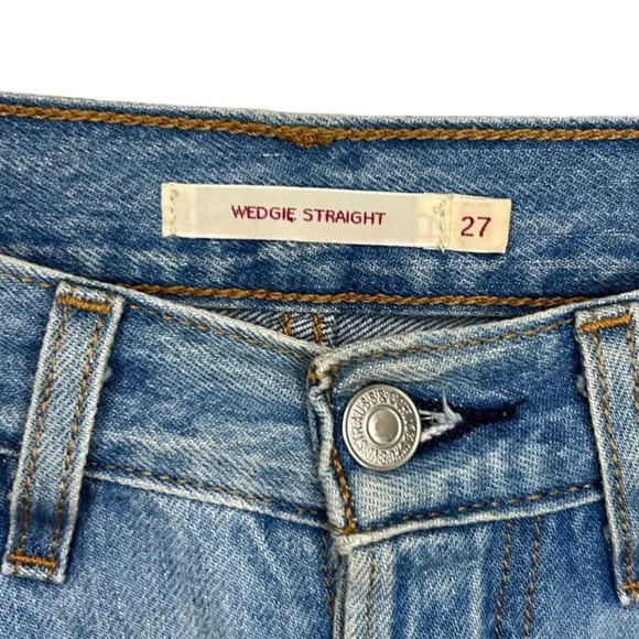 Levi’s - Wedgie Straight, Icon-Fit, Distressed Cropped High Rise Jeans - Size 27 - Picture 15 of 17